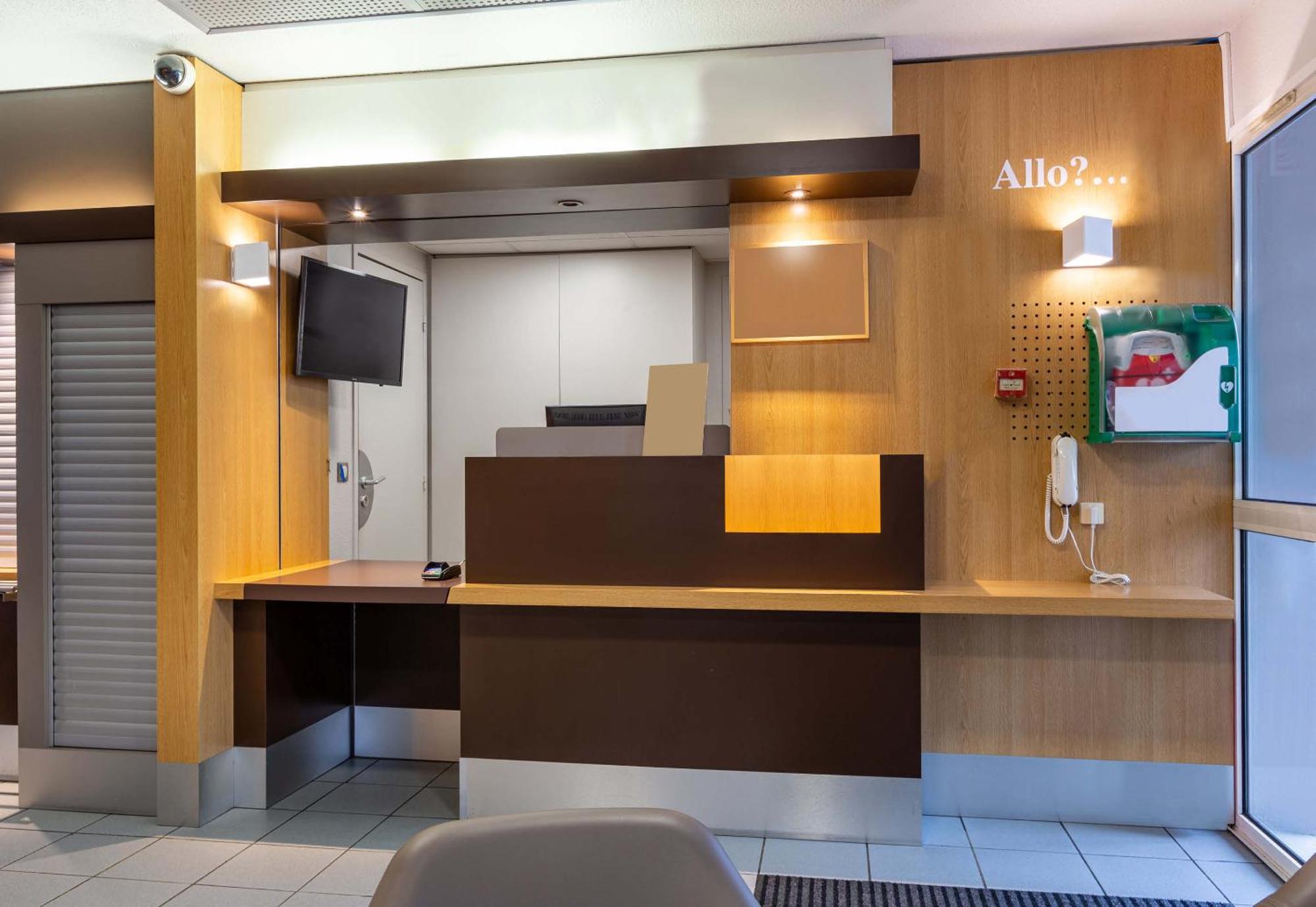 B&B Hotel Chartres Le Forum 勒库德赖 外观 照片