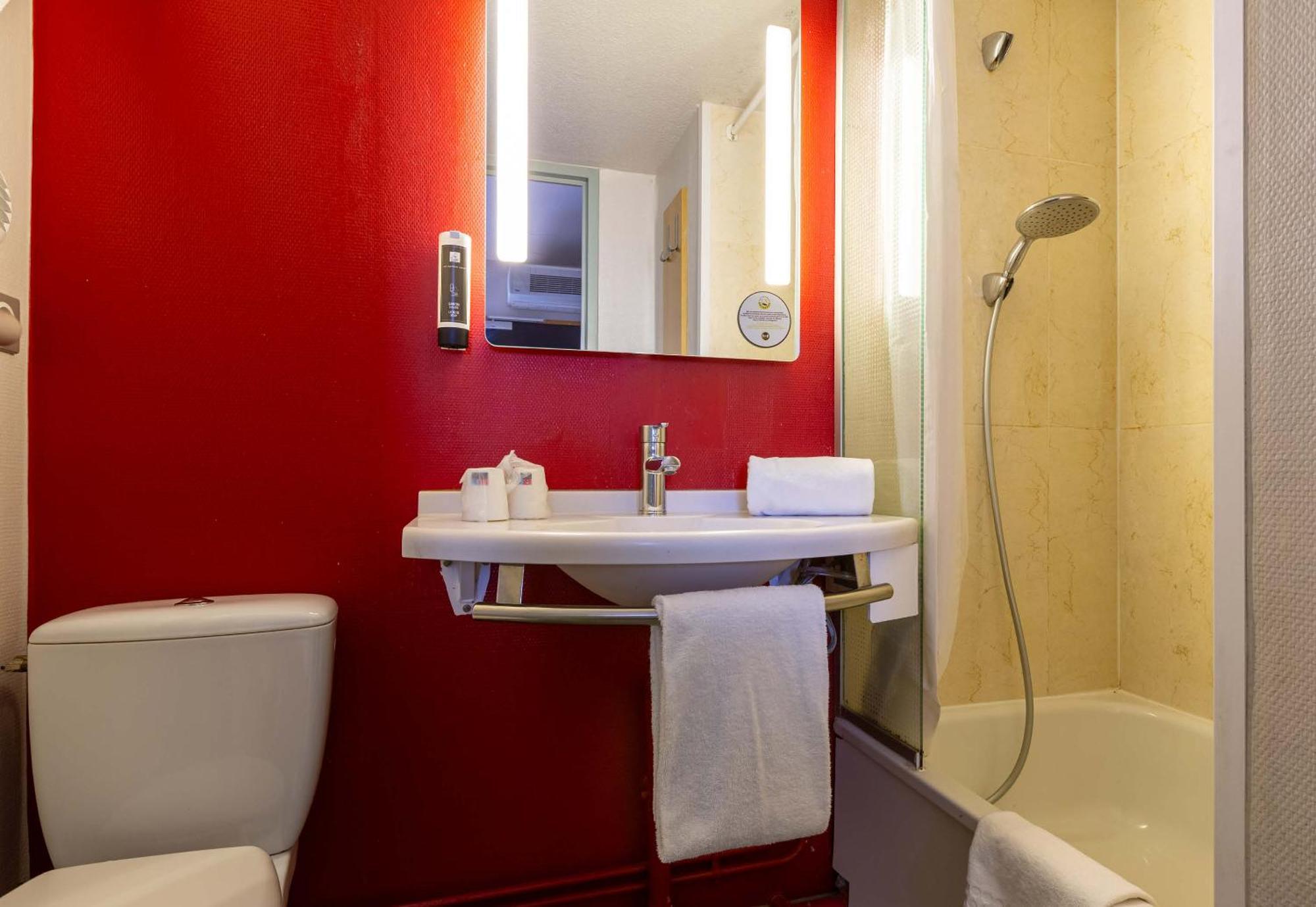 B&B Hotel Chartres Le Forum 勒库德赖 外观 照片