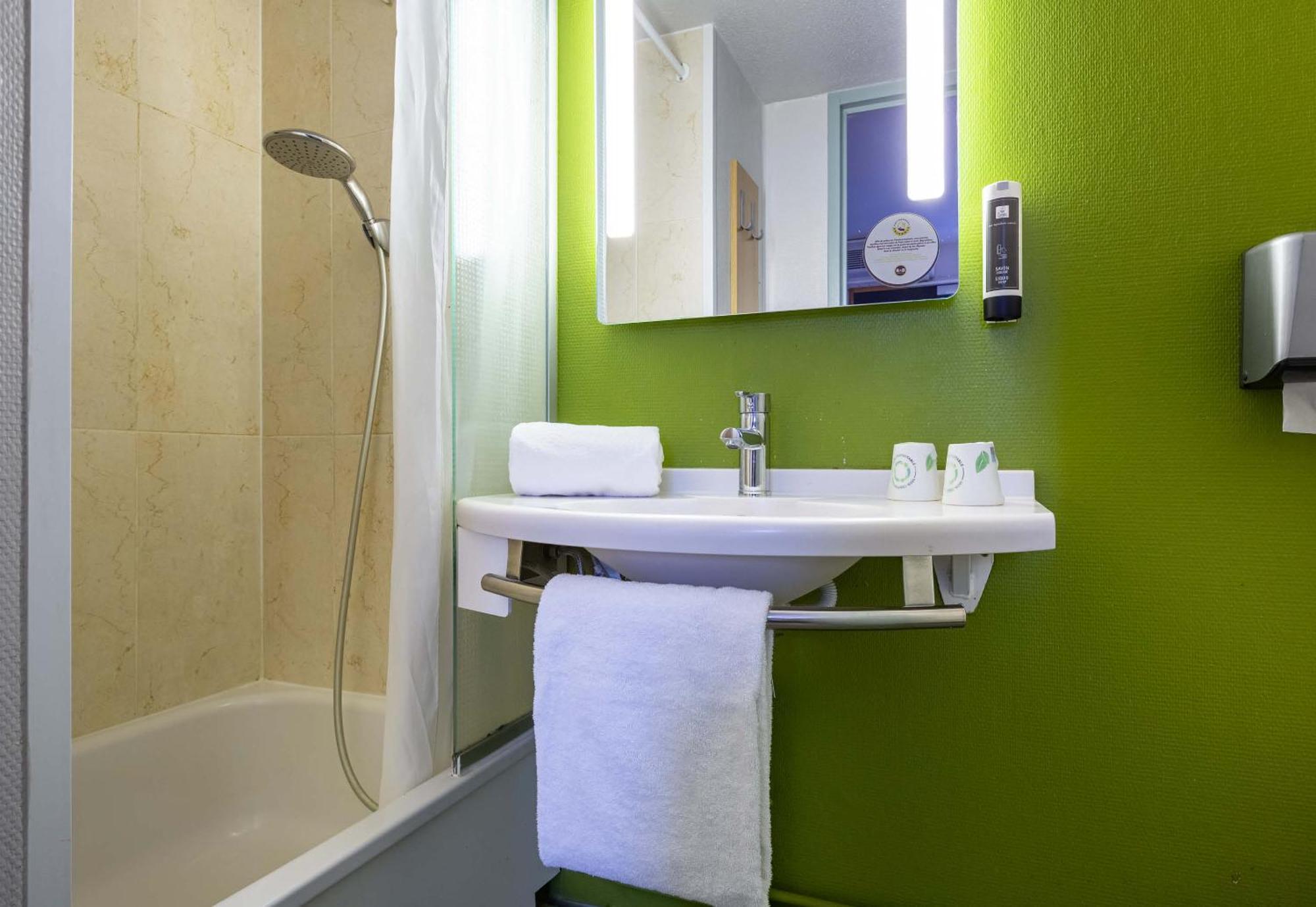 B&B Hotel Chartres Le Forum 勒库德赖 外观 照片